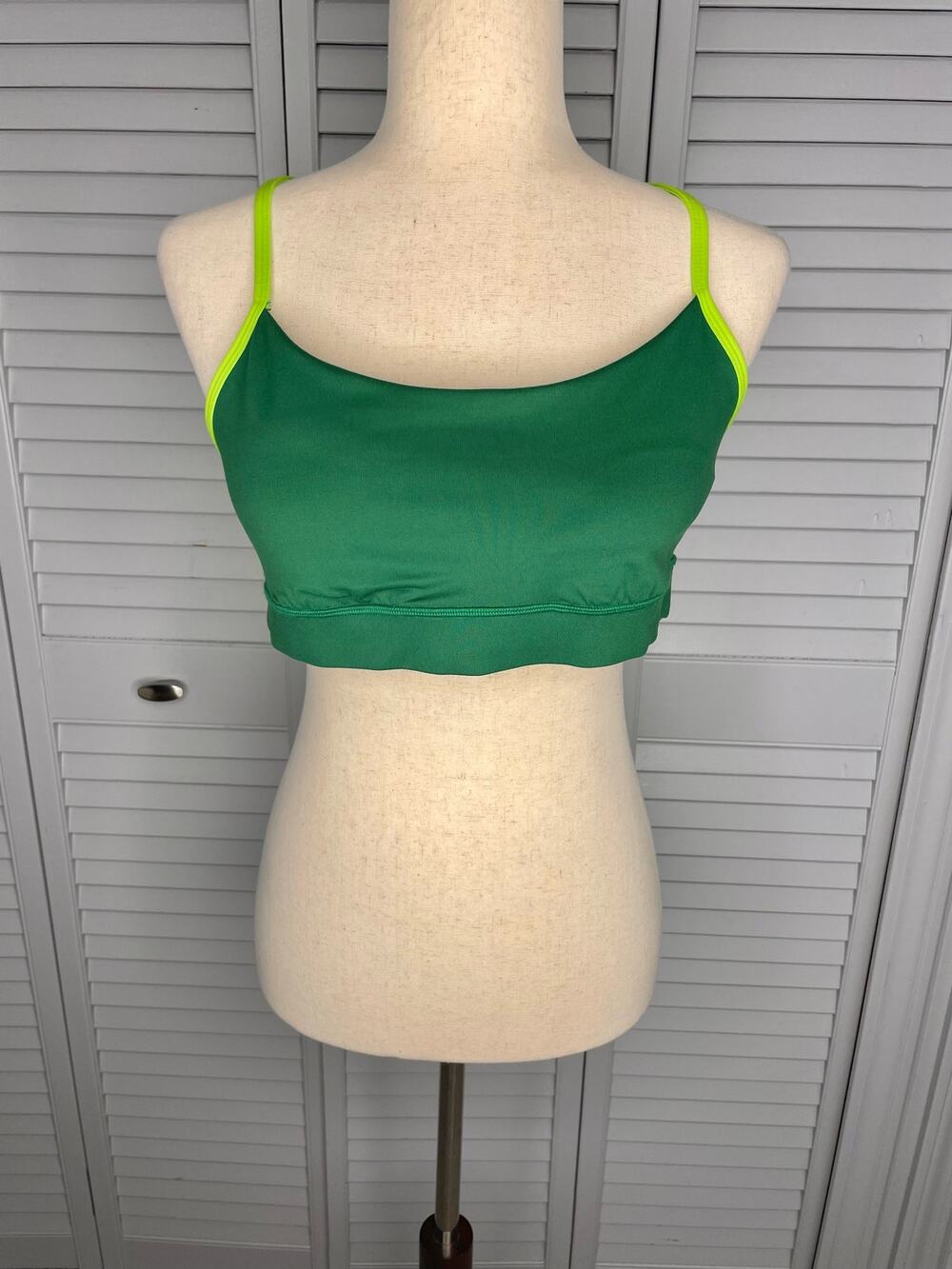 Outdoor Voices Greenpond/Grasshopper green Freeform Bra Sport women's size large